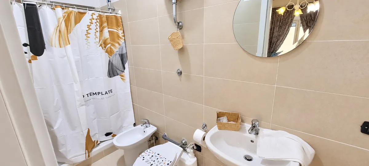 Bad mit Dusche und Bidet